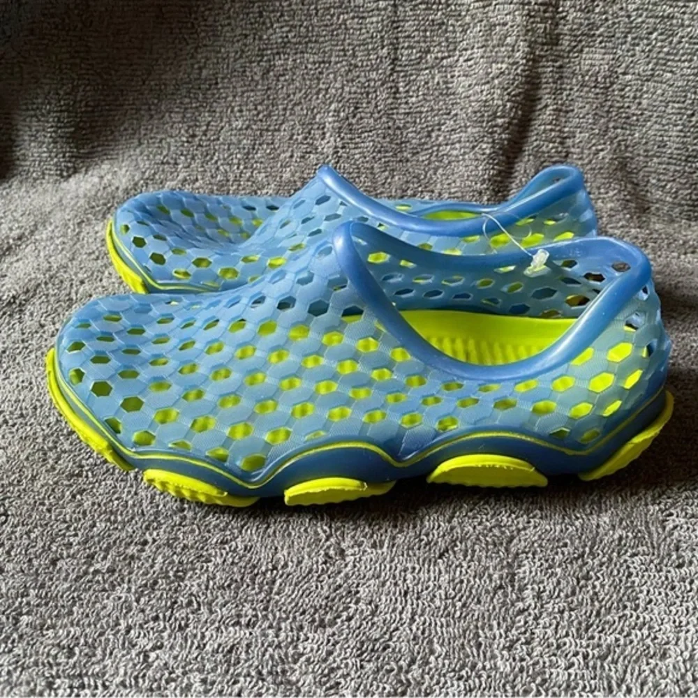 Water Shoes‎ Unisex Size 11-12 Blue-Green Slip On/Off Flats